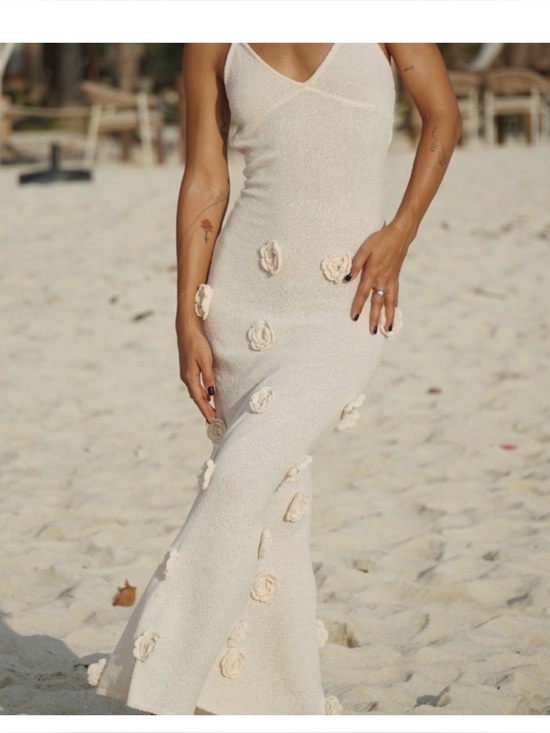 Meshki Dresses & Skirts - BNWT crochet floral maxi Meshki dress